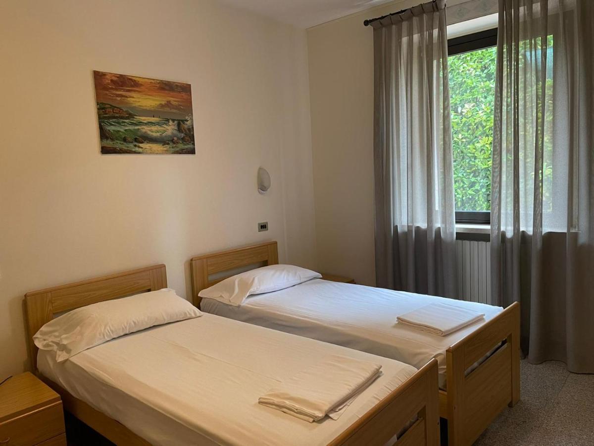 Garni Onda Hotel Torri Del Benaco Room photo