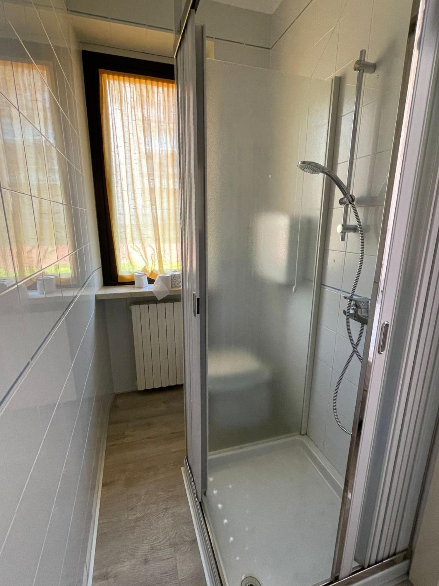 Garni Onda Hotel Torri Del Benaco Room photo