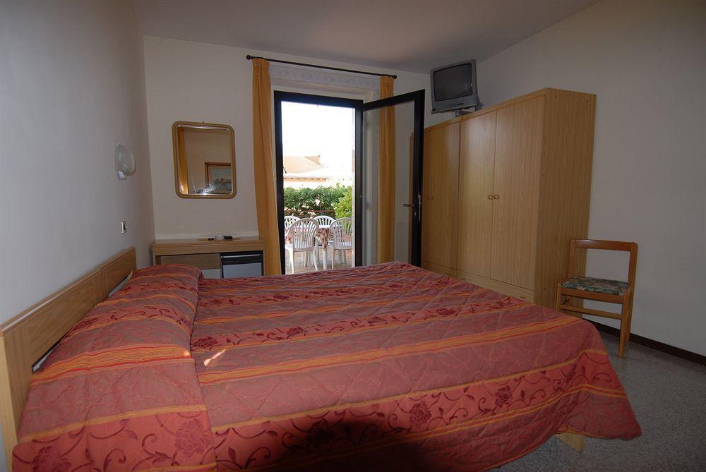 Garni Onda Hotel Torri Del Benaco Exterior photo
