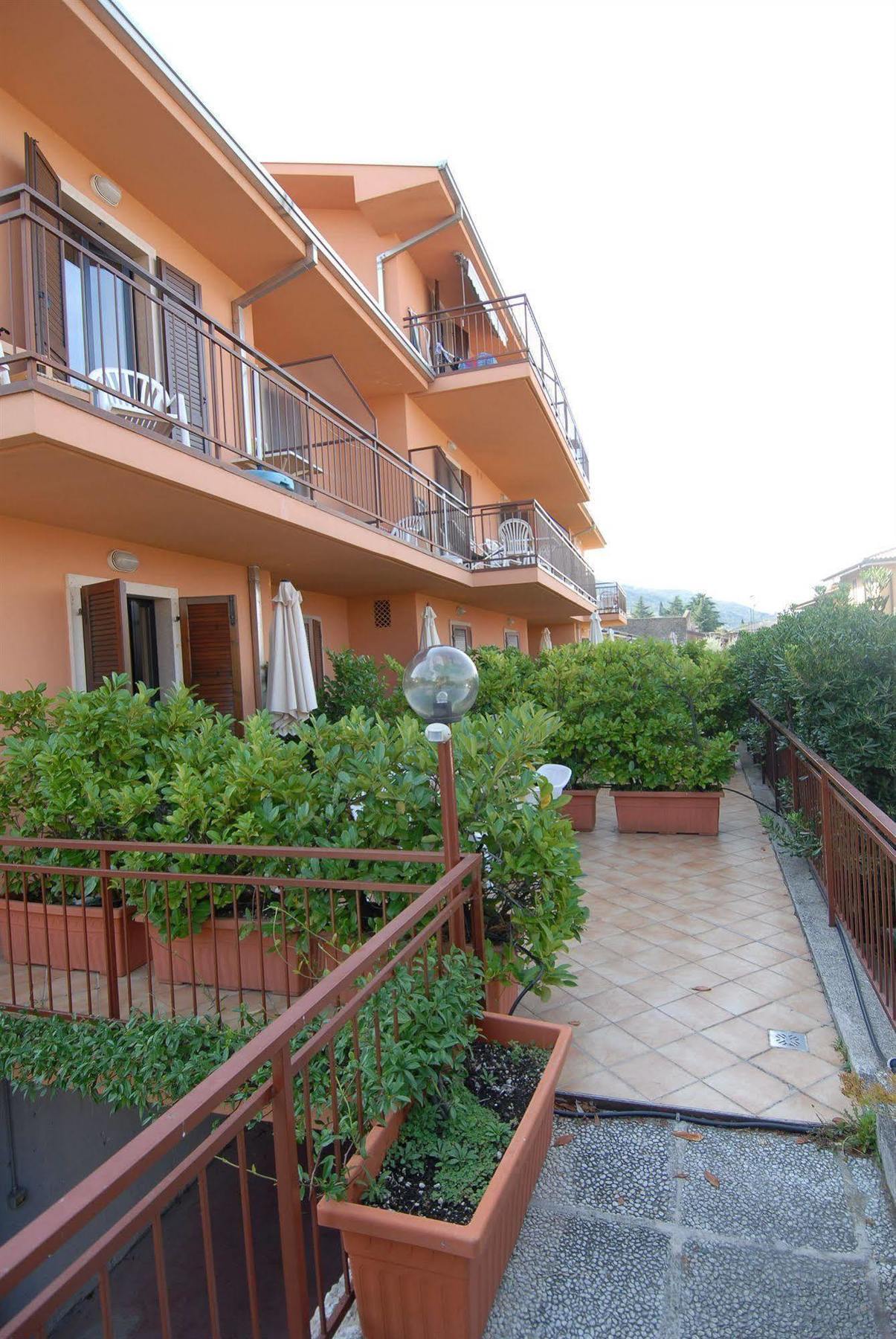 Garni Onda Hotel Torri Del Benaco Exterior photo