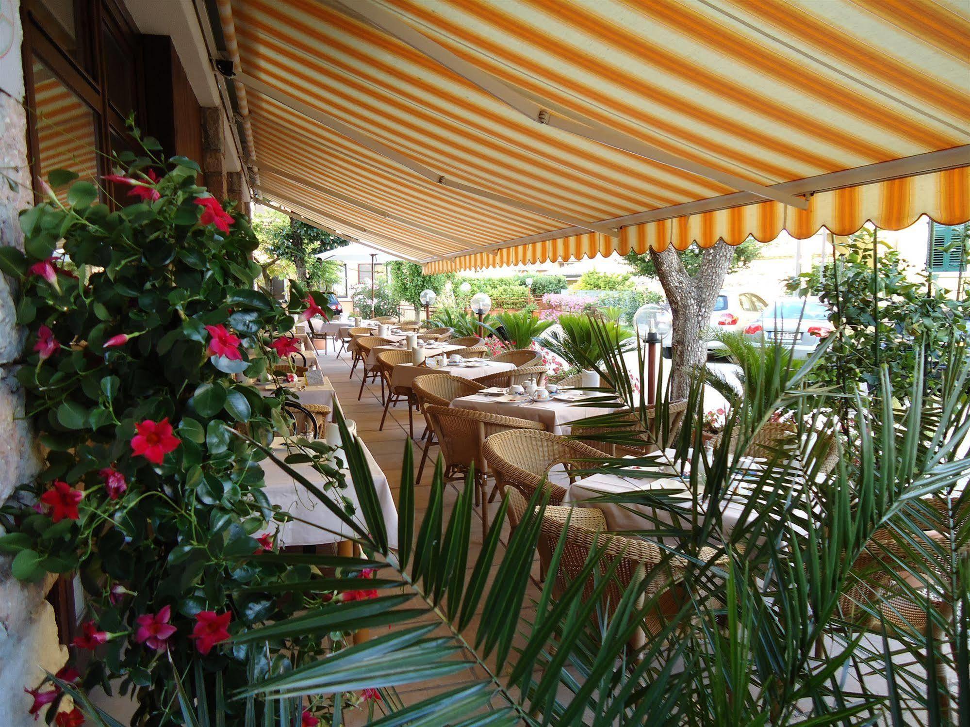 Garni Onda Hotel Torri Del Benaco Exterior photo
