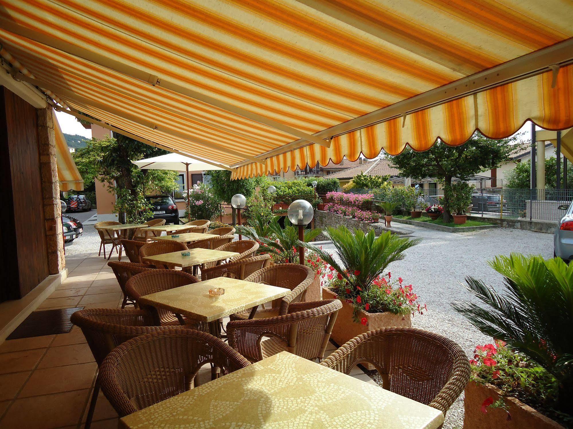 Garni Onda Hotel Torri Del Benaco Exterior photo