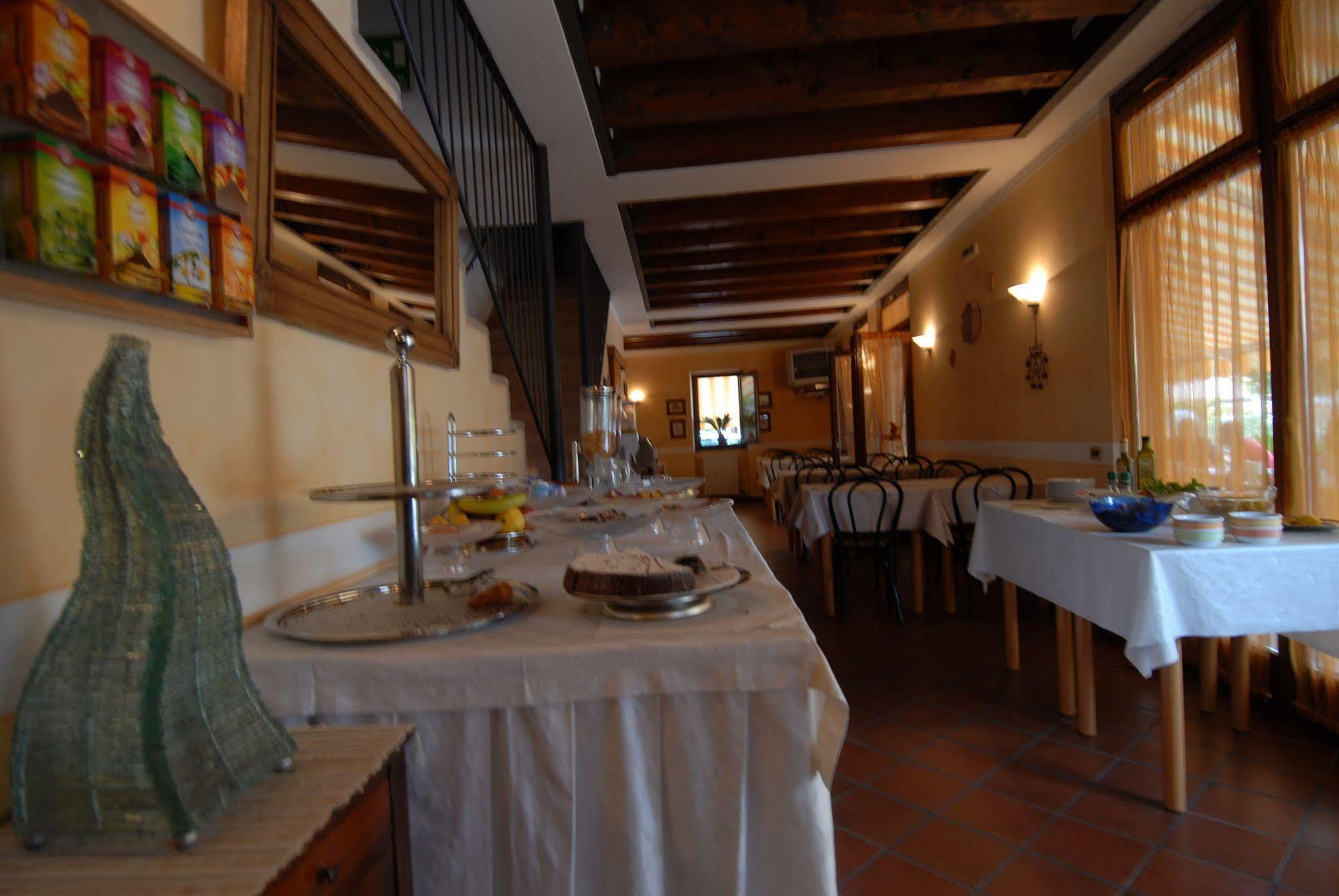 Garni Onda Hotel Torri Del Benaco Exterior photo