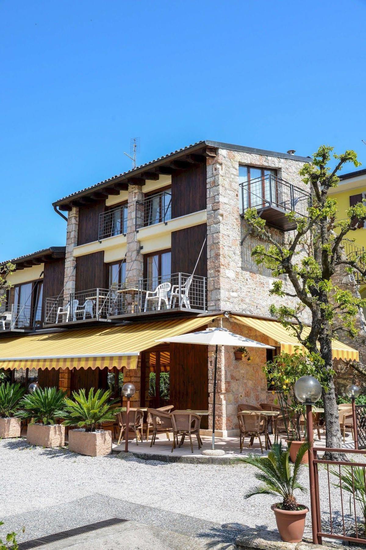 Garni Onda Hotel Torri Del Benaco Exterior photo