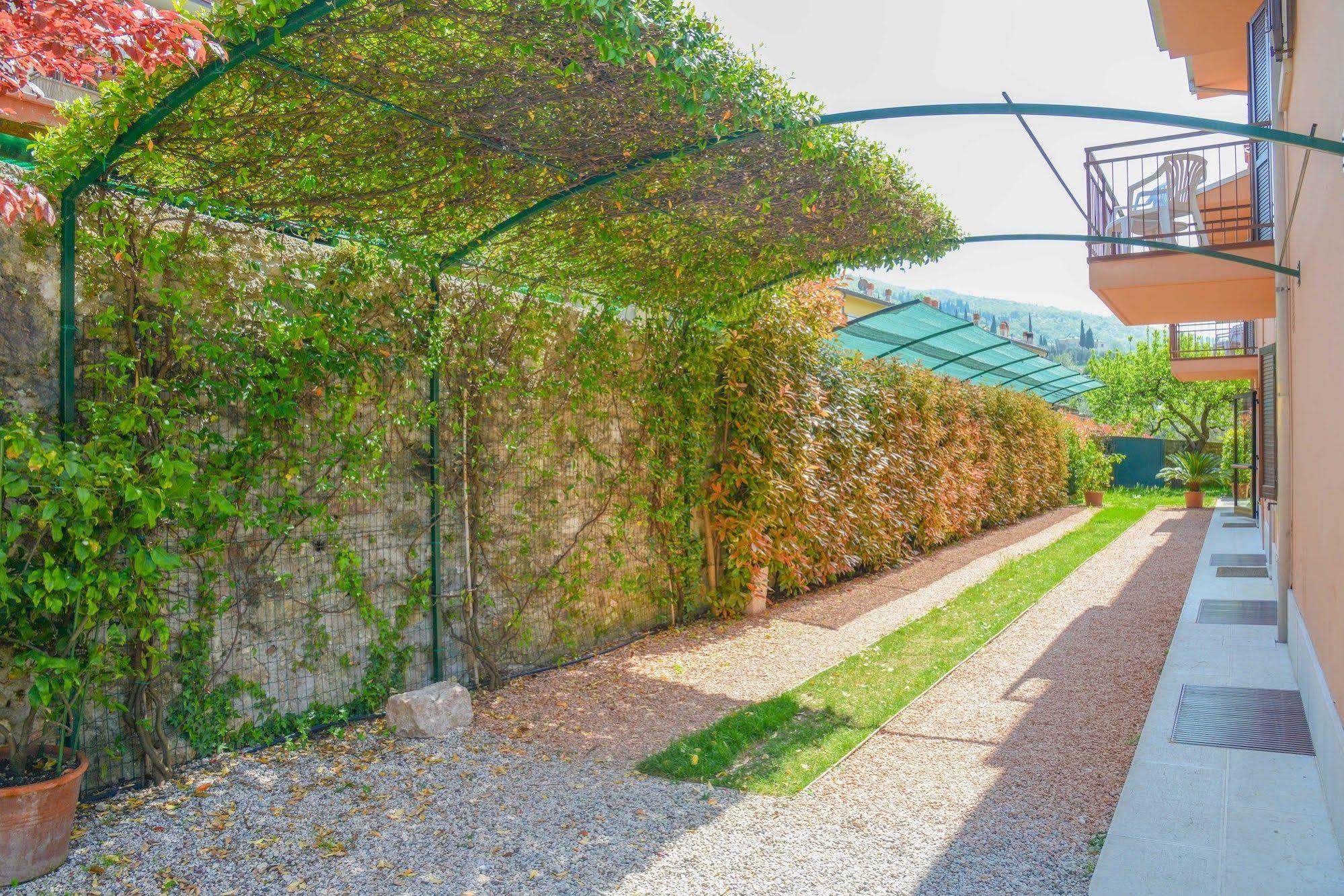 Garni Onda Hotel Torri Del Benaco Exterior photo
